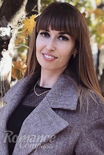 Ukrainian mail order bride Liliya from Kharkiv with brunette hair and green eye color - image 1