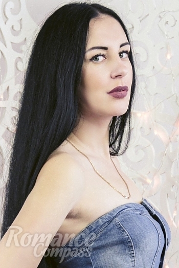 Ukrainian mail order bride Julia from Lugansk with black hair and blue eye color - image 1