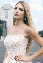 Ukrainian mail order bride Sveta from Kiev with blonde hair and green eye color - image 4