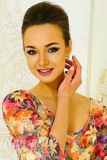 Ukrainian mail order bride Kateryna from Kyiv with brunette hair and green eye color - image 1