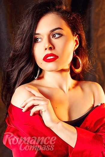 Ukrainian mail order bride Anna from Kiev with brunette hair and brown eye color - image 1