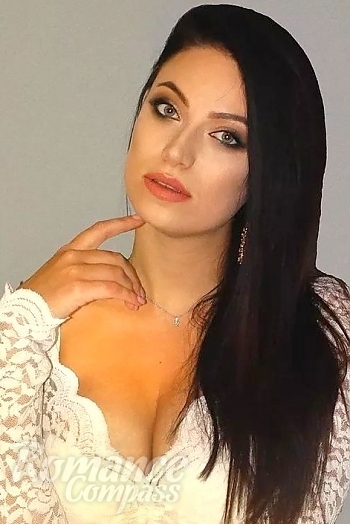 Ukrainian mail order bride Anastasia from Kiev with brunette hair and grey eye color - image 1
