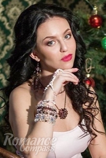 Ukrainian mail order bride Lera from Maryupol with light brown hair and brown eye color - image 1