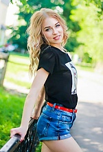 Ukrainian mail order bride Nika from Lisichansk with blonde hair and green eye color - image 5