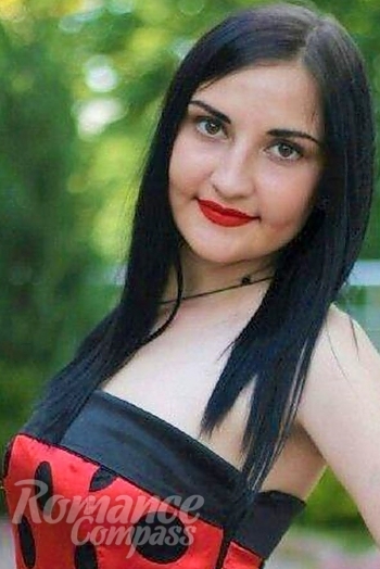 Ukrainian mail order bride Yulia from Kiev with black hair and brown eye color - image 1