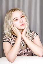 Ukrainian mail order bride Yulia from Kharkov with blonde hair and brown eye color - image 2