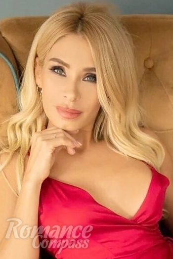 Ukrainian mail order bride Elsa from Odessa with blonde hair and blue eye color - image 1