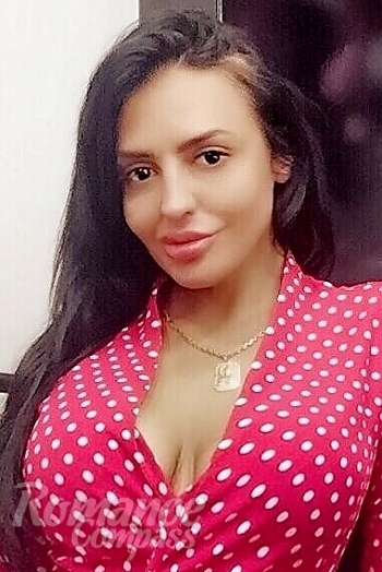 Ukrainian mail order bride Yulia from Batumi with black hair and brown eye color - image 1