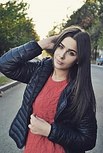 Ukrainian mail order bride Yelyzaveta from Kharkov with light brown hair and hazel eye color - image 5