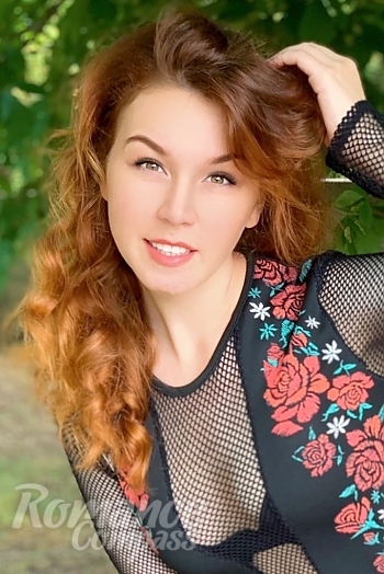 Ukrainian mail order bride Ekaterina from Lvov with light brown hair and hazel eye color - image 1