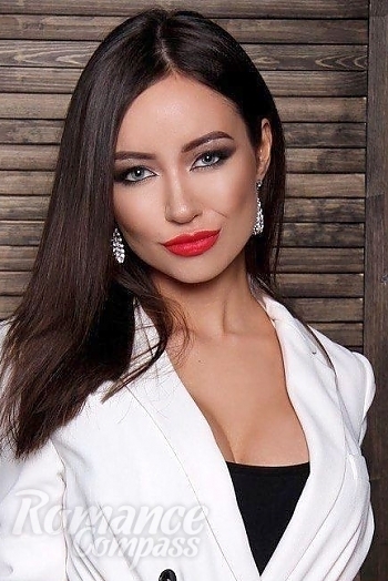 Ukrainian mail order bride Sophia from Kyiv with brunette hair and grey eye color - image 1