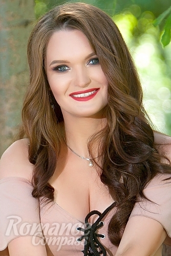 Ukrainian mail order bride Marina from Odesa with brunette hair and green eye color - image 1