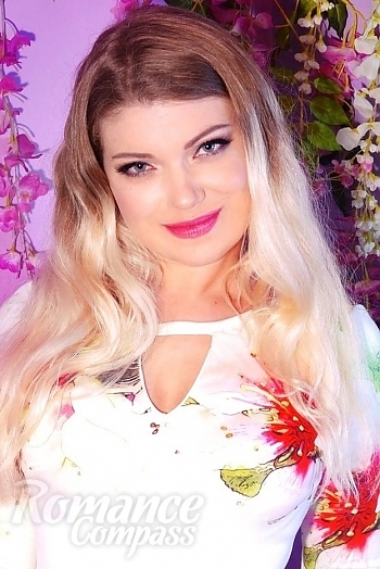 Ukrainian mail order bride Anna from Kharkiv with light brown hair and grey eye color - image 1