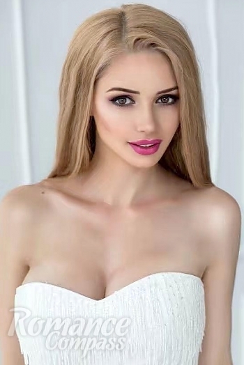 Ukrainian mail order bride Lesya from Kiev with blonde hair and brown eye color - image 1