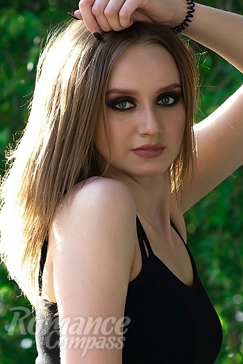 Ukrainian mail order bride Yana from Kharkiv with light brown hair and brown eye color - image 1