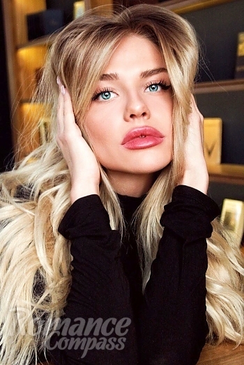 Ukrainian mail order bride Daria from Permian with blonde hair and grey eye color - image 1