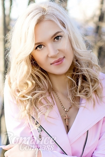 Ukrainian mail order bride Natalia from Minsk with blonde hair and grey eye color - image 1