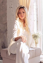 Ukrainian mail order bride Alina from New-York with blonde hair and blue eye color - image 3