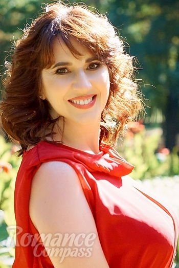 Ukrainian mail order bride Elena from Kyiv with brunette hair and brown eye color - image 1