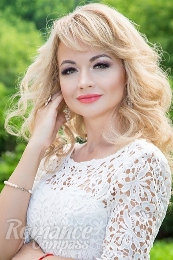 Ukrainian mail order bride Lilia from Cherkasy with blonde hair and green eye color - image 1