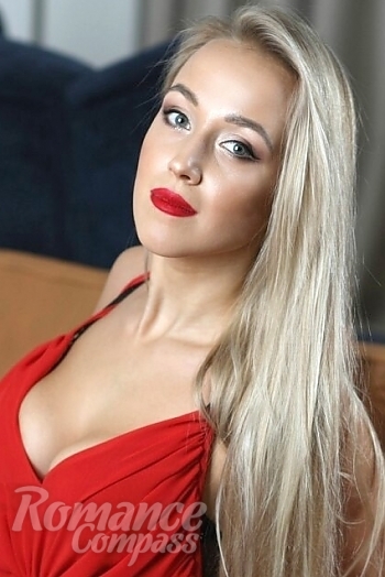 Ukrainian mail order bride Lyuba from Kyiv with light brown hair and grey eye color - image 1