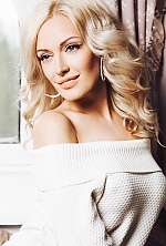 Ukrainian mail order bride Yulia from Kiev with blonde hair and hazel eye color - image 5