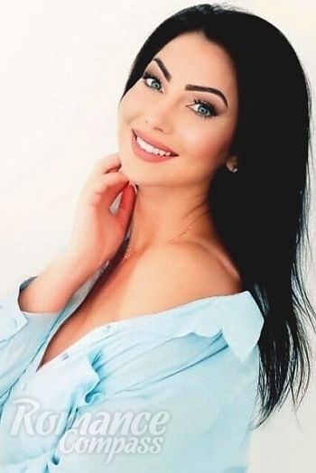 Ukrainian mail order bride Inna from Vinnytsia with black hair and blue eye color - image 1