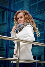 Ukrainian mail order bride Svetlana from Lugansk with light brown hair and green eye color - image 5