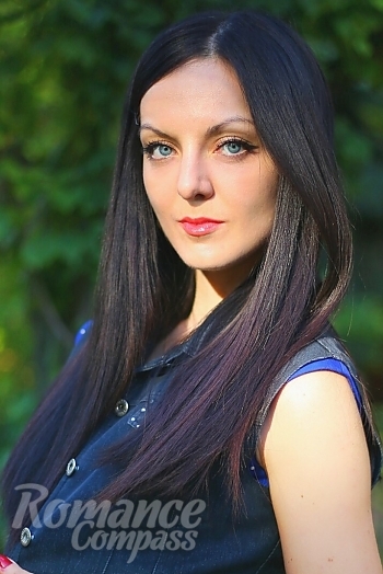 Ukrainian mail order bride Alexandra from Lugansk with brunette hair and blue eye color - image 1