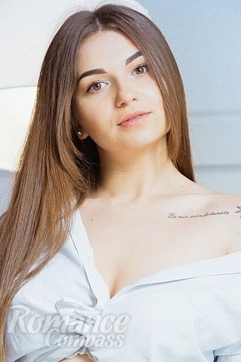 Ukrainian mail order bride Alina from Zaporozhye with light brown hair and brown eye color - image 1