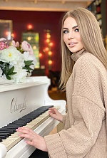 Ukrainian mail order bride Viktoria from Moscow with blonde hair and grey eye color - image 6