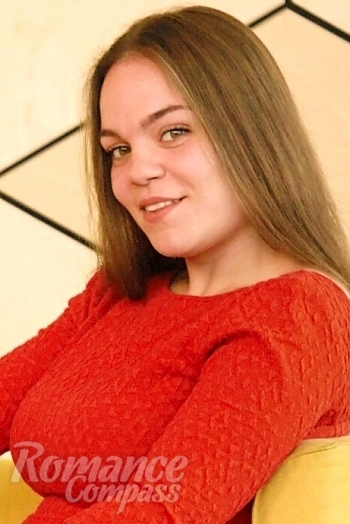 Ukrainian mail order bride Victoria from Karkov with light brown hair and brown eye color - image 1