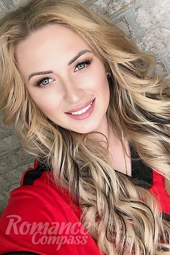 Ukrainian mail order bride Galina from Astrakhan with blonde hair and grey eye color - image 1