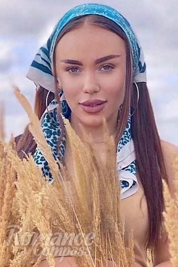 Ukrainian mail order bride Vladlena from Tolyatti with brunette hair and hazel eye color - image 1