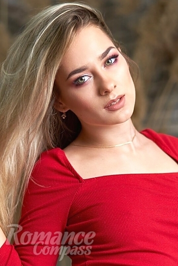 Ukrainian mail order bride Mariya from Nikolaev with blonde hair and green eye color - image 1