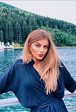 Ukrainian mail order bride Inga from New York with light brown hair and green eye color - image 13