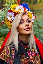 Ukrainian mail order bride Inga from New York with light brown hair and green eye color - image 12