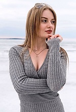 Ukrainian mail order bride Alina from Novosibirsk with blonde hair and black eye color - image 3