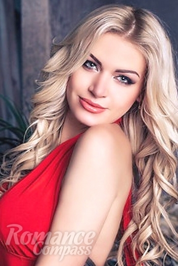 Ukrainian mail order bride Kristina from Berlin with blonde hair and blue eye color - image 1