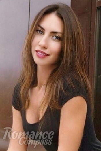Ukrainian mail order bride Elena from Mariupol with brunette hair and blue eye color - image 1