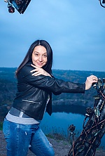 Ukrainian mail order bride Julia from Mykolaiv with light brown hair and brown eye color - image 2