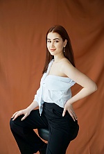 Ukrainian mail order bride Lesia from Vinnitsa with light brown hair and hazel eye color - image 2