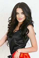 Ukrainian mail order bride Daria from Mariupol with brunette hair and green eye color - image 3