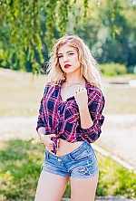 Ukrainian mail order bride Elena from Zaporozhye with light brown hair and green eye color - image 3