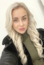 Ukrainian mail order bride Valeria from Dubai with blonde hair and green eye color - image 2