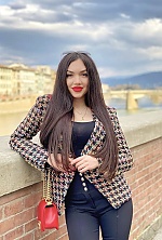 Ukrainian mail order bride Anna from Florence with brunette hair and brown eye color - image 7