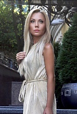 Ukrainian mail order bride Elena from Los Angeles with blonde hair and green eye color - image 11