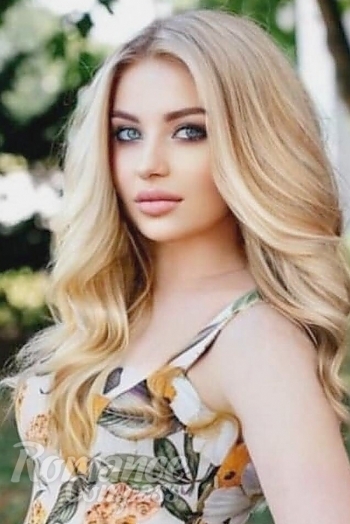 Ukrainian mail order bride Viktoryia from Minsk with blonde hair and blue eye color - image 1