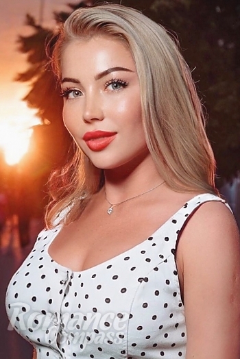 Ukrainian mail order bride Mariia from Kiev with blonde hair and blue eye color - image 1
