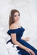 Ukrainian mail order bride Valeria from Kiev with brunette hair and green eye color - image 2